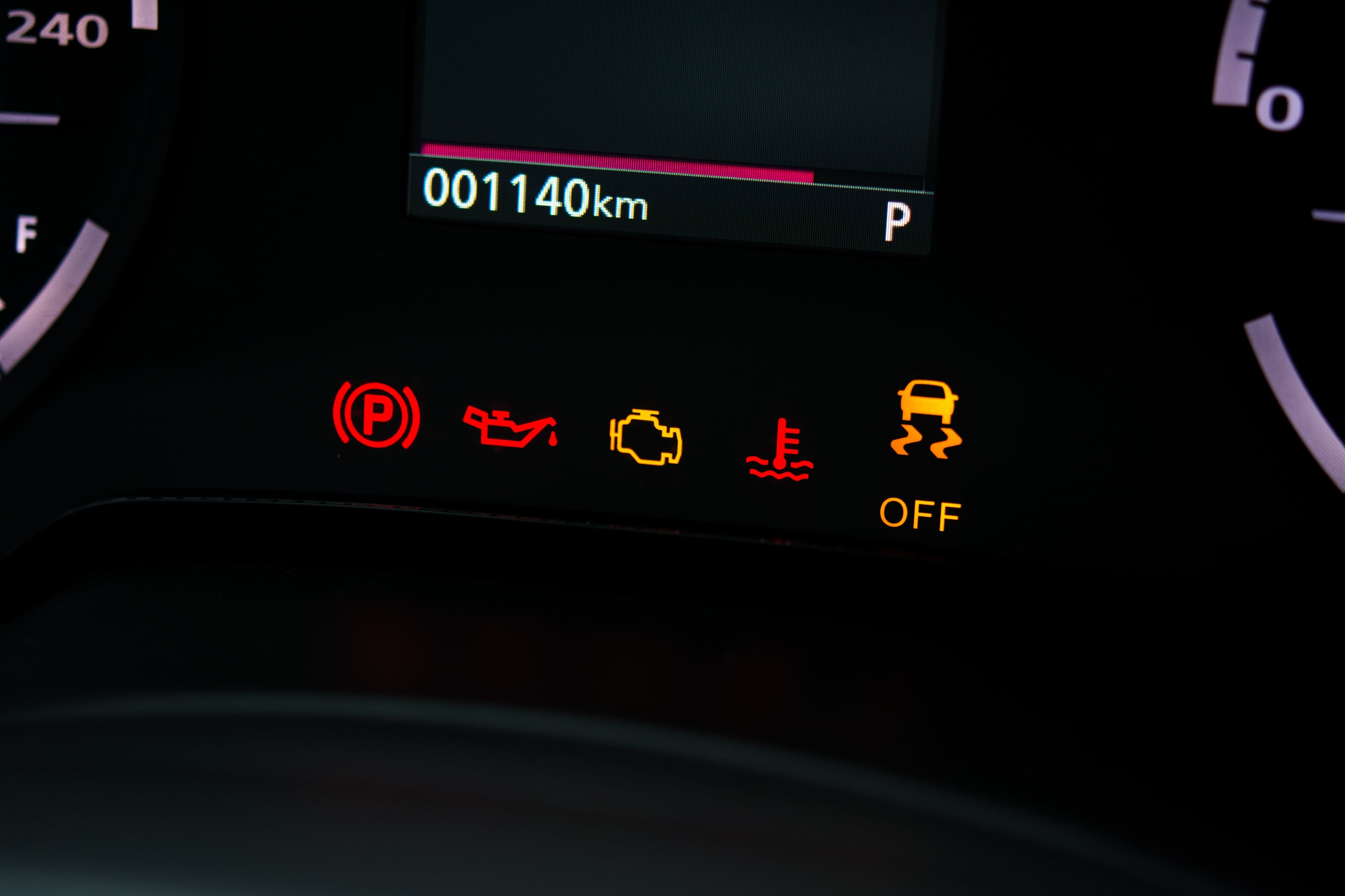 10 Dashboard Warning Lights You Should Never Ignore
