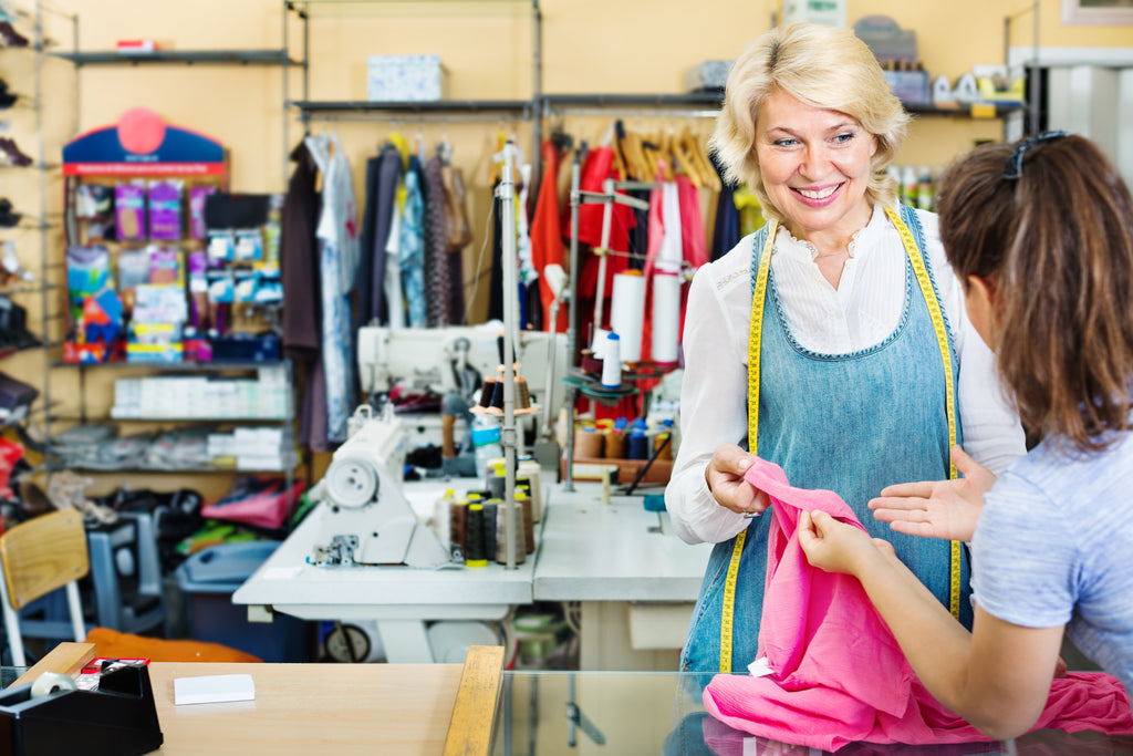 5 Reasons to Buy and Sell Items at a Consignment Shop