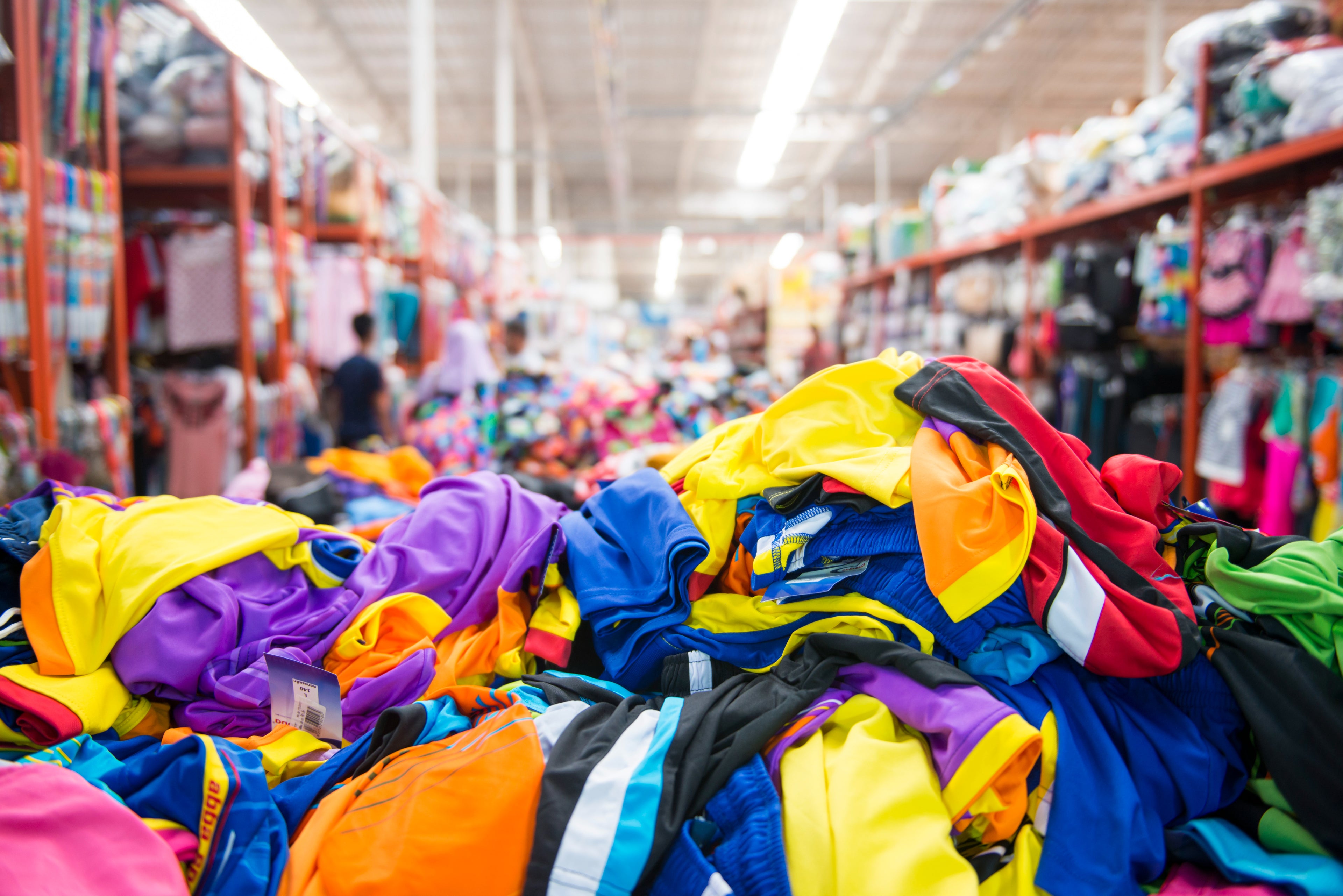 5 Reasons to Buy and Sell Items at a Consignment Shop