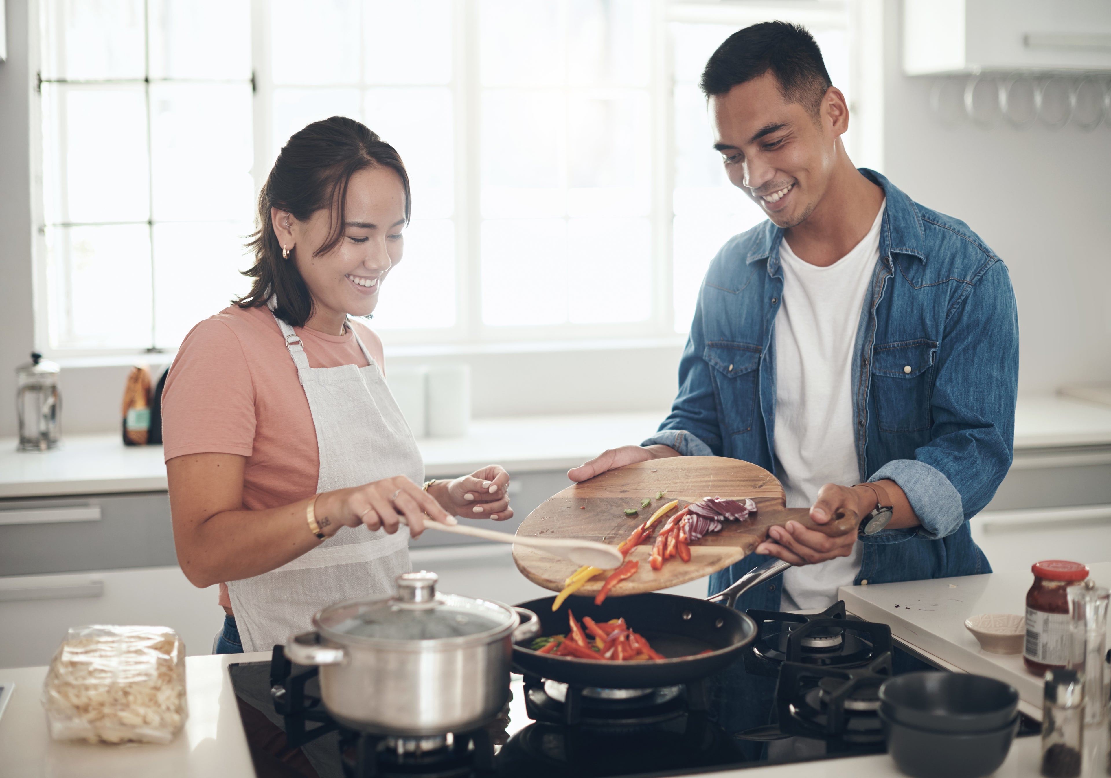 7 Easy, Low-Mess Meals Your Family Will Love