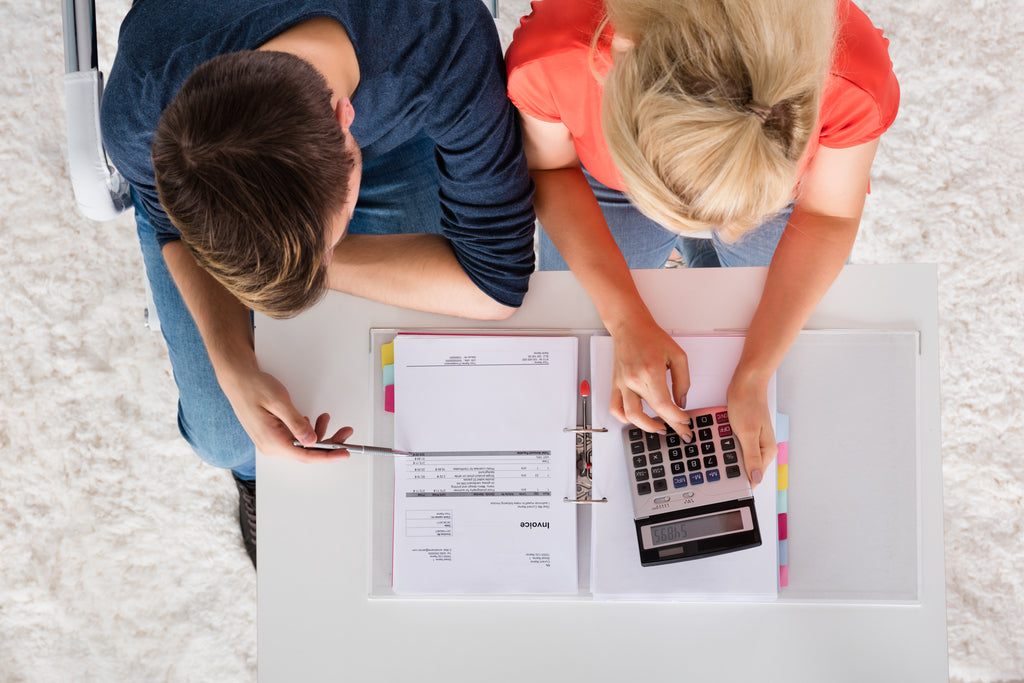 9 Tips to Spend Less and Save More Between Paydays
