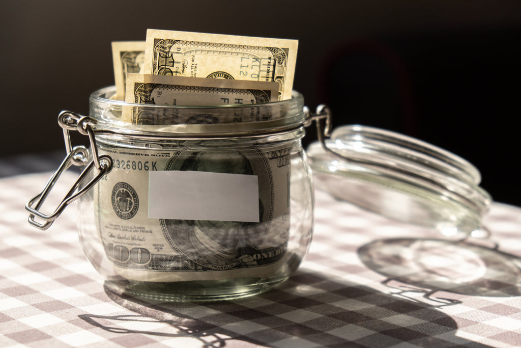 A Guide to Saving Money on Minimum Wage