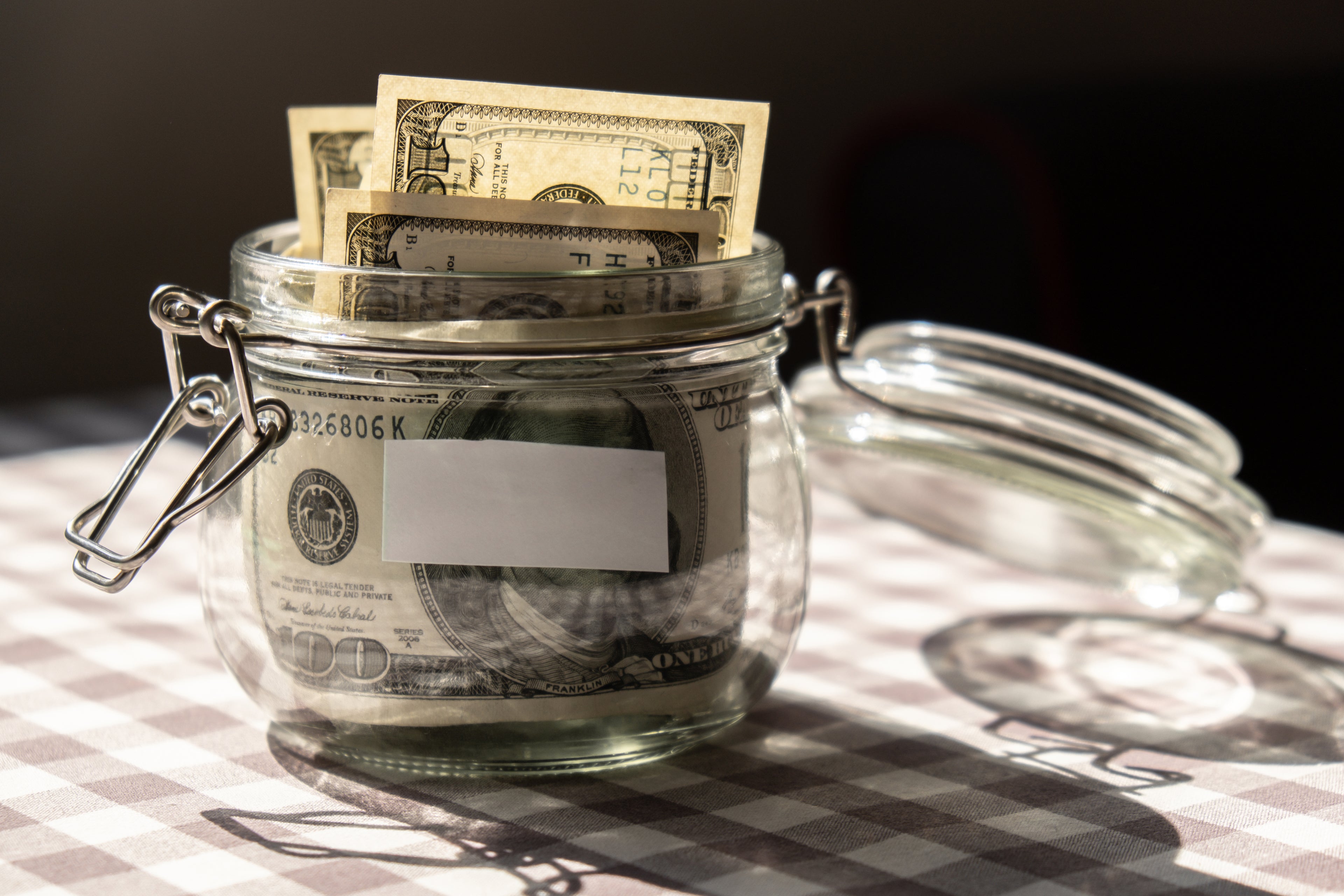 A Guide to Saving Money on Minimum Wage