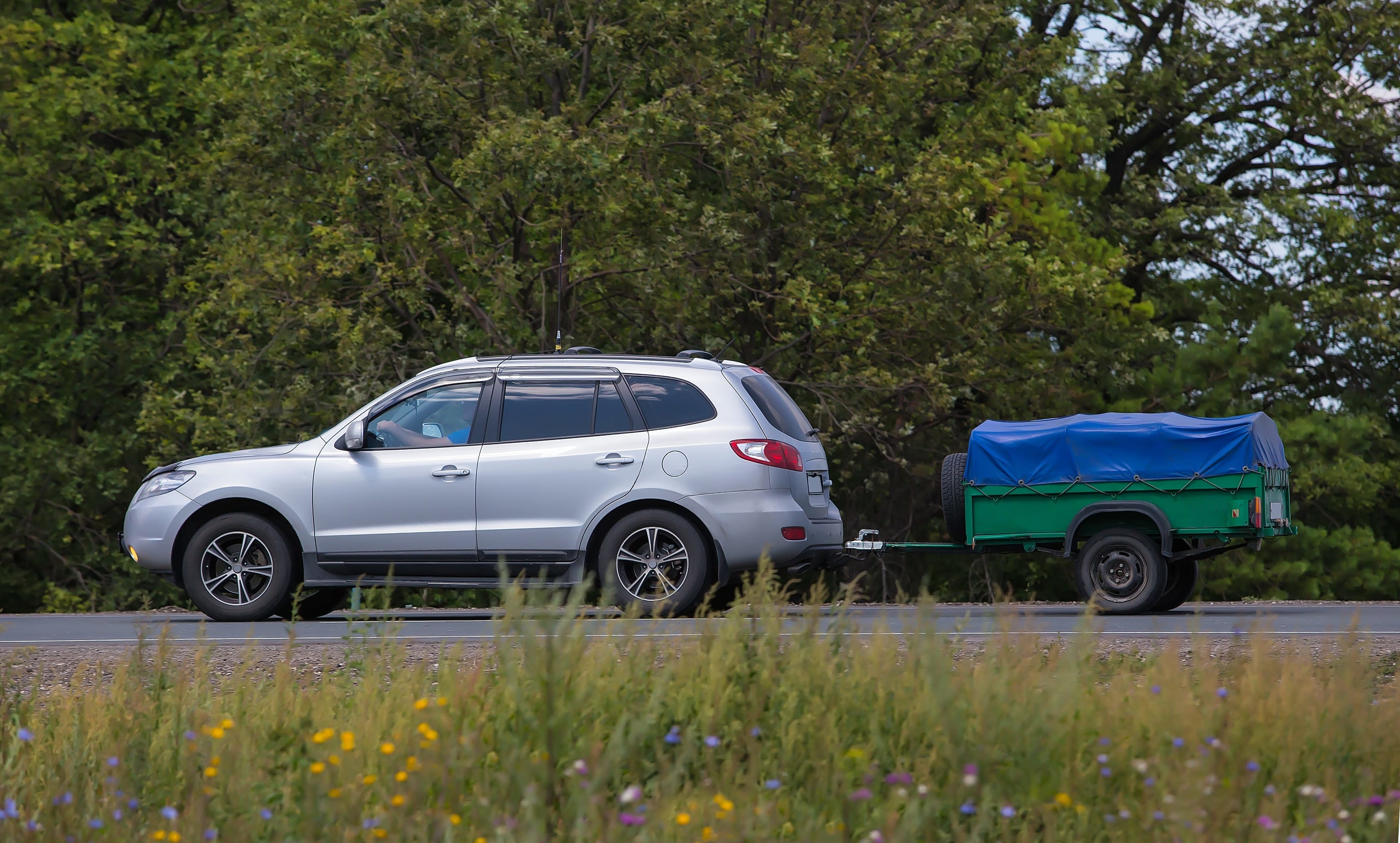 A Guide to Tow Hitches and DIY Tow Hitch Installation