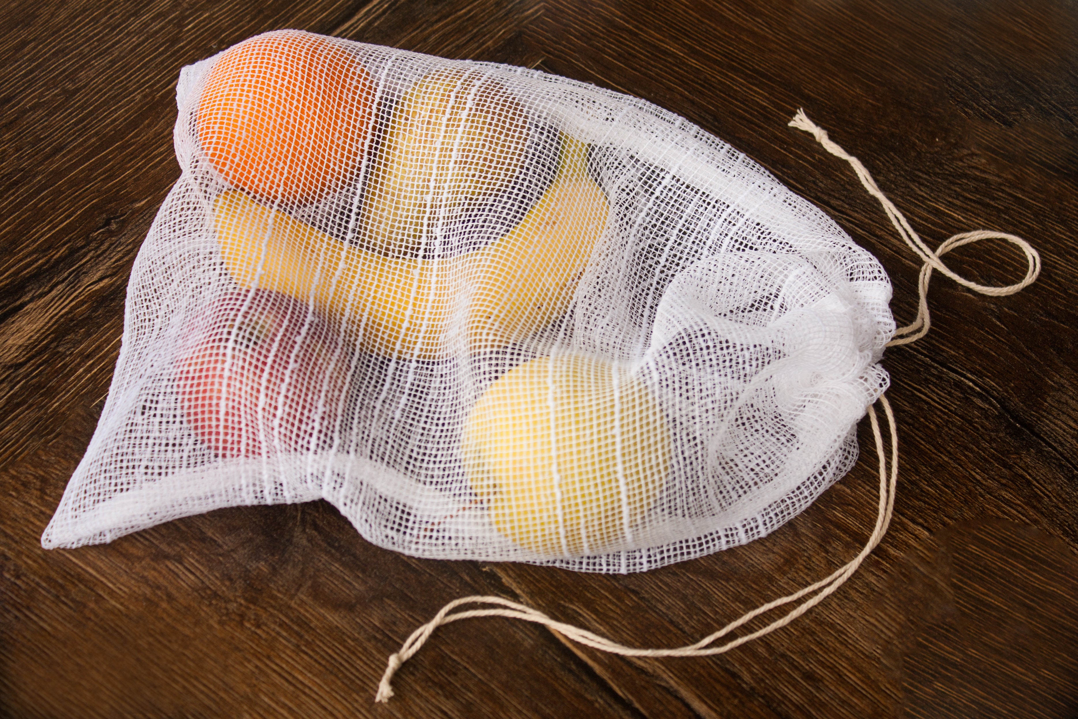 Cut Plastic Pollution by Ditching Plastic Baggies and Bags