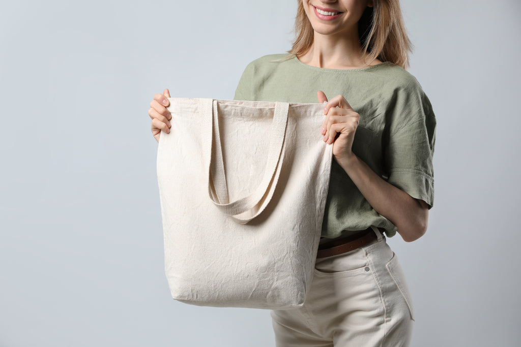 Cut Plastic Pollution by Ditching Plastic Baggies and Bags
