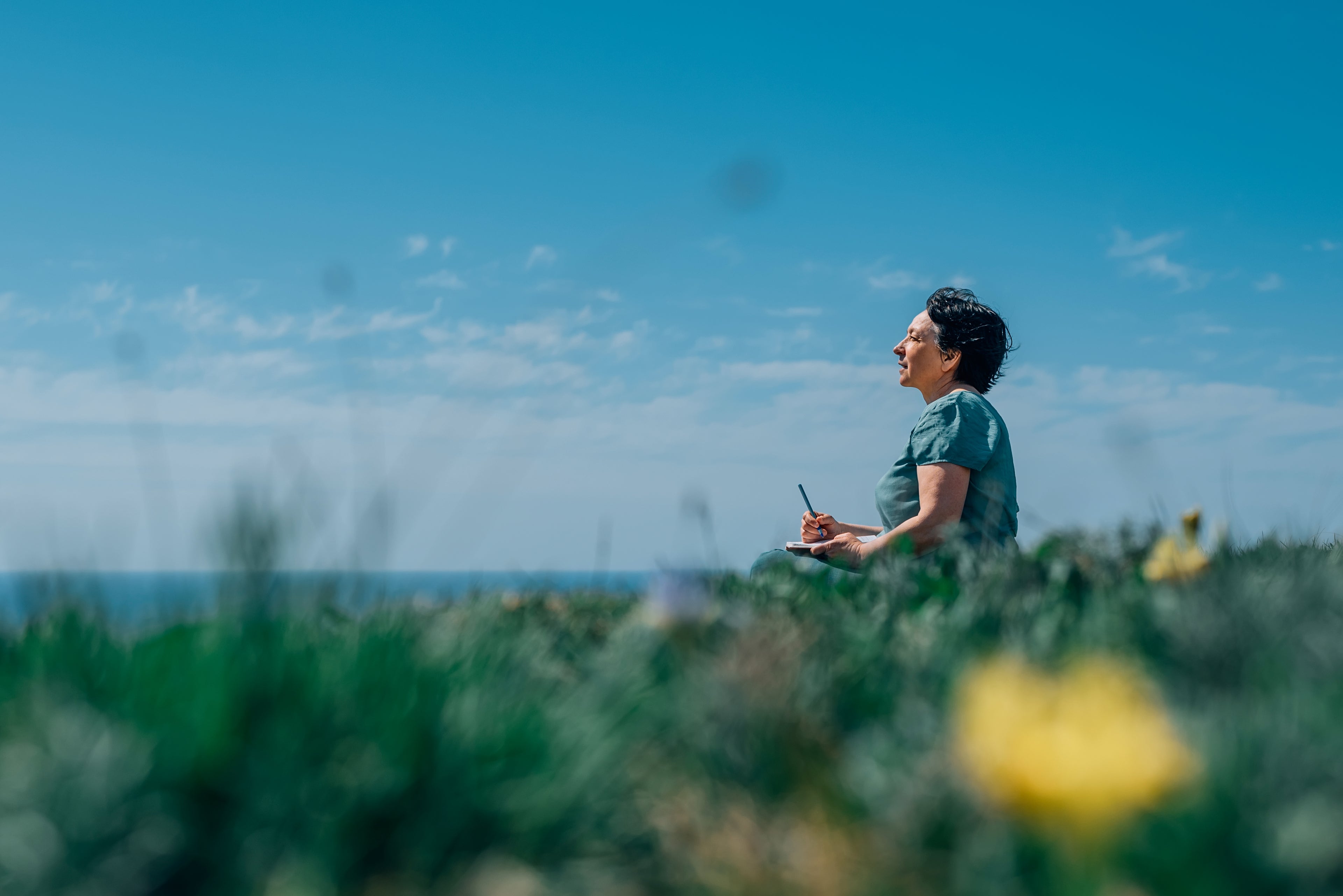 Digital Minimalism for Mental Clarity: Navigating the Modern World Mindfully