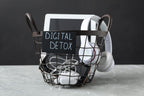 Digital Detox: Gift Yourself the Peace of a Screen-Free Holiday