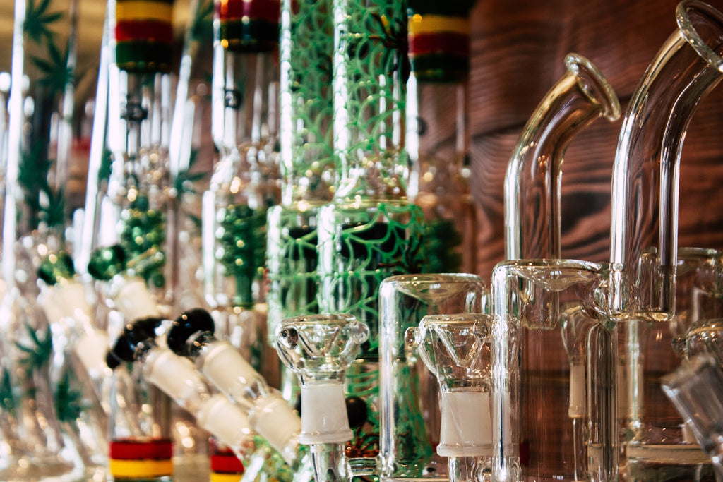 Guide to Bongs: How They Work and Choosing the Best One for You