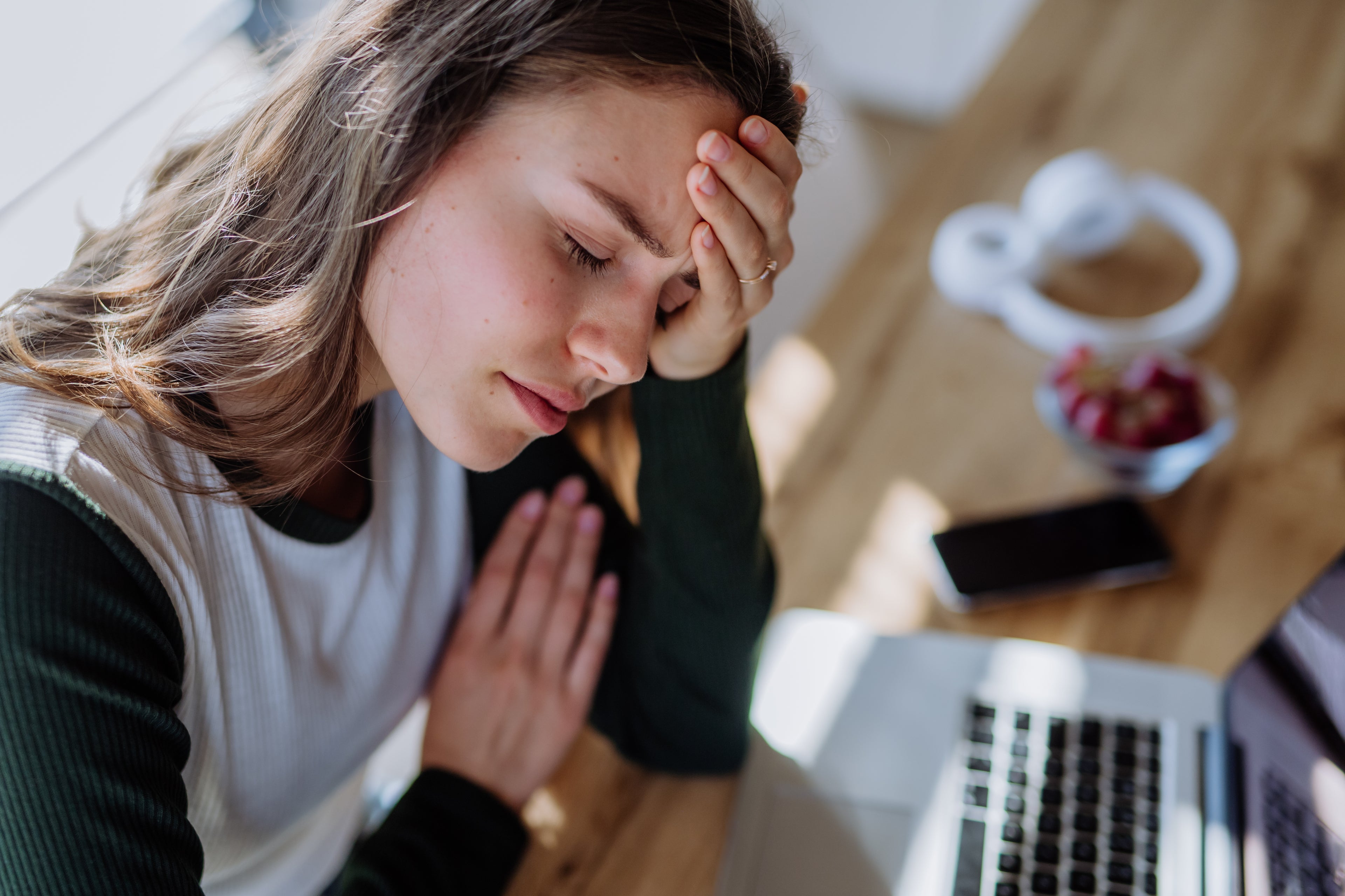 How to Have a Healthy Emotional Balance and Avoid Toxic Positivity