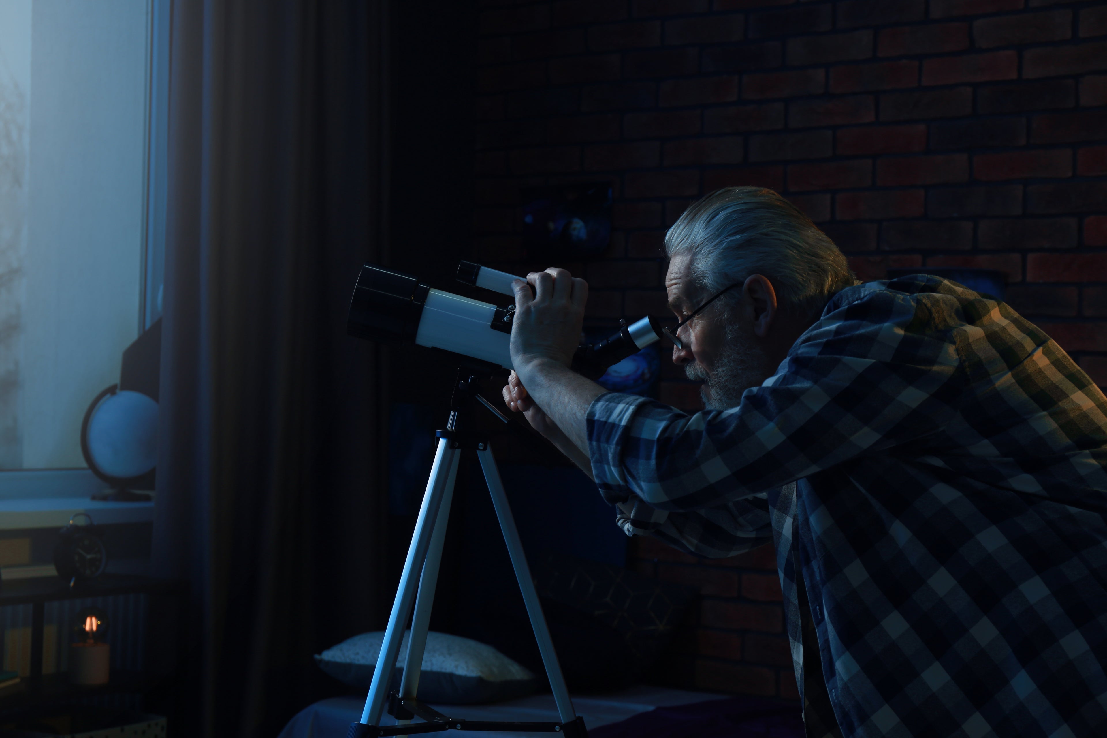 Just Look Up: Why Stargazing is the Perfect Hobby for Seniors