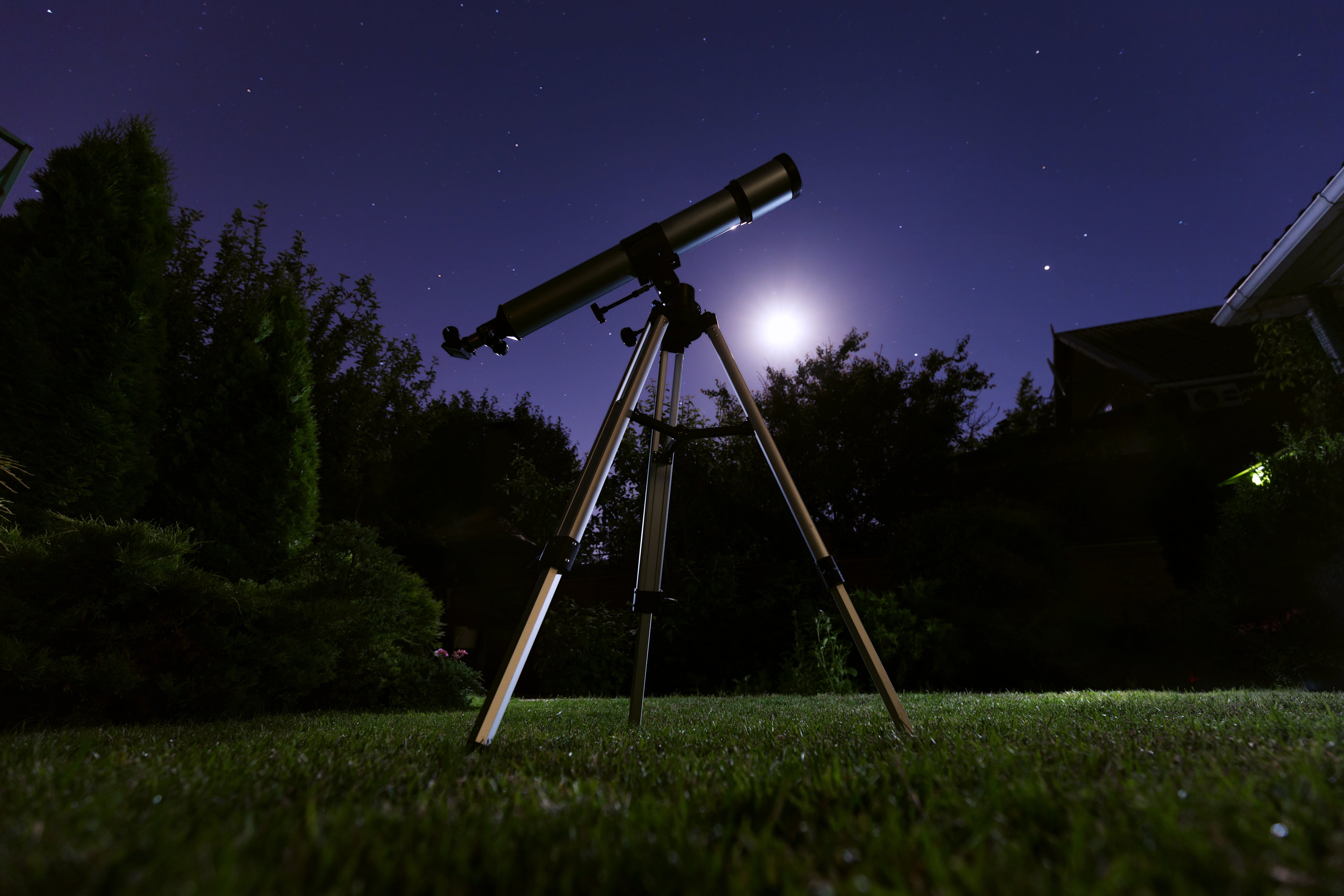 Just Look Up: Why Stargazing is the Perfect Hobby for Seniors