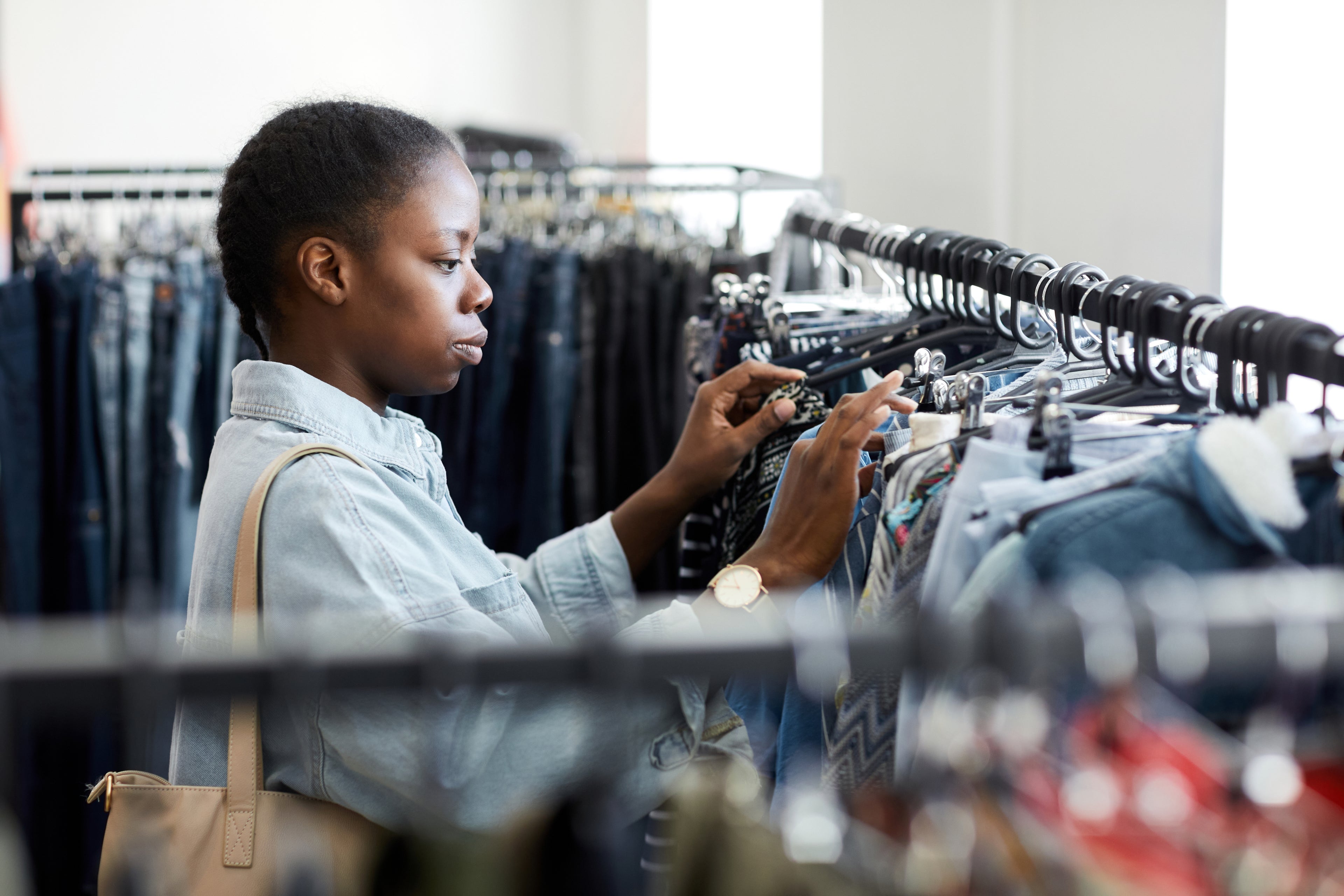 Navigating Annual Sales Cycles for Savvy Shopping