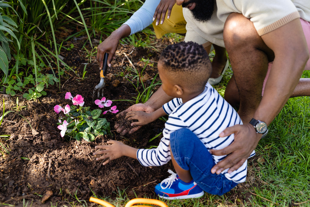 Teach Your Kids Sustainable Gardening With These Simple Tips